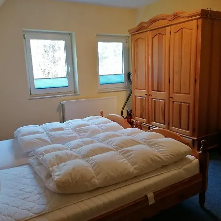 Apartment 6, Waldesruh